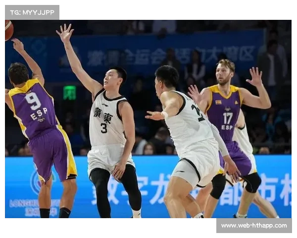 广东男篮的稳健开局：杜锋指导下球队的阵容深度优势。